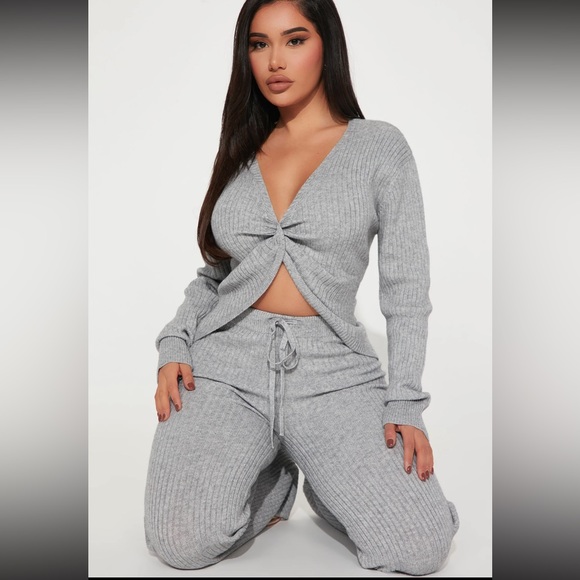 Grey Set - Picture 2 of 5